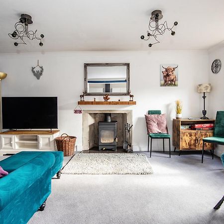 Charming 2 Bedroom Flat In The Heart Of Kirriemuir Buitenkant foto