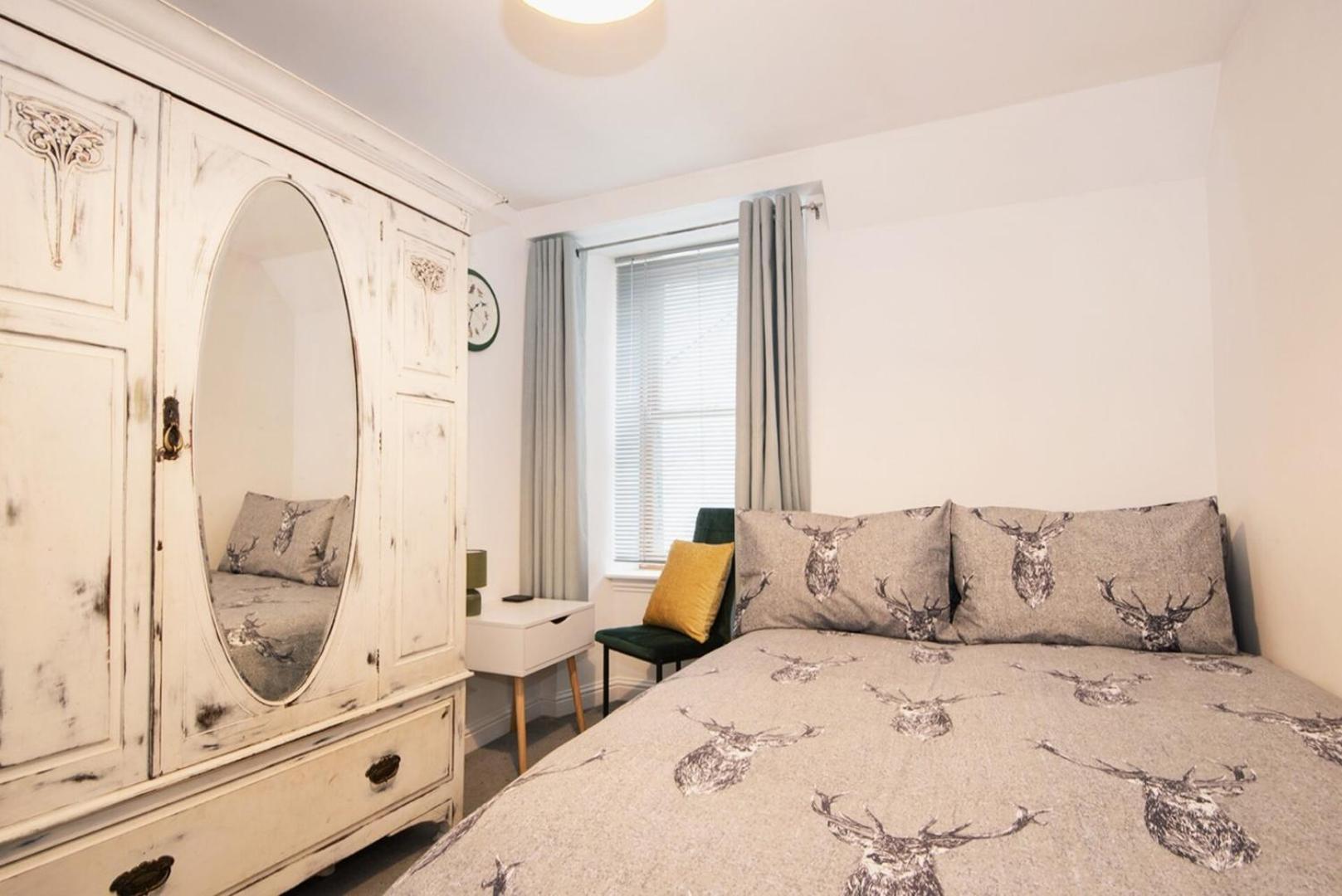 Charming 2 Bedroom Flat In The Heart Of Kirriemuir Buitenkant foto