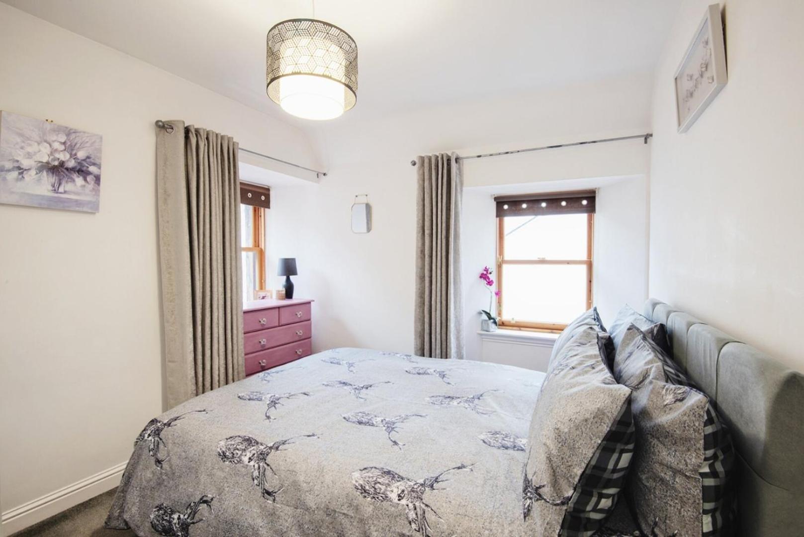 Charming 2 Bedroom Flat In The Heart Of Kirriemuir Buitenkant foto