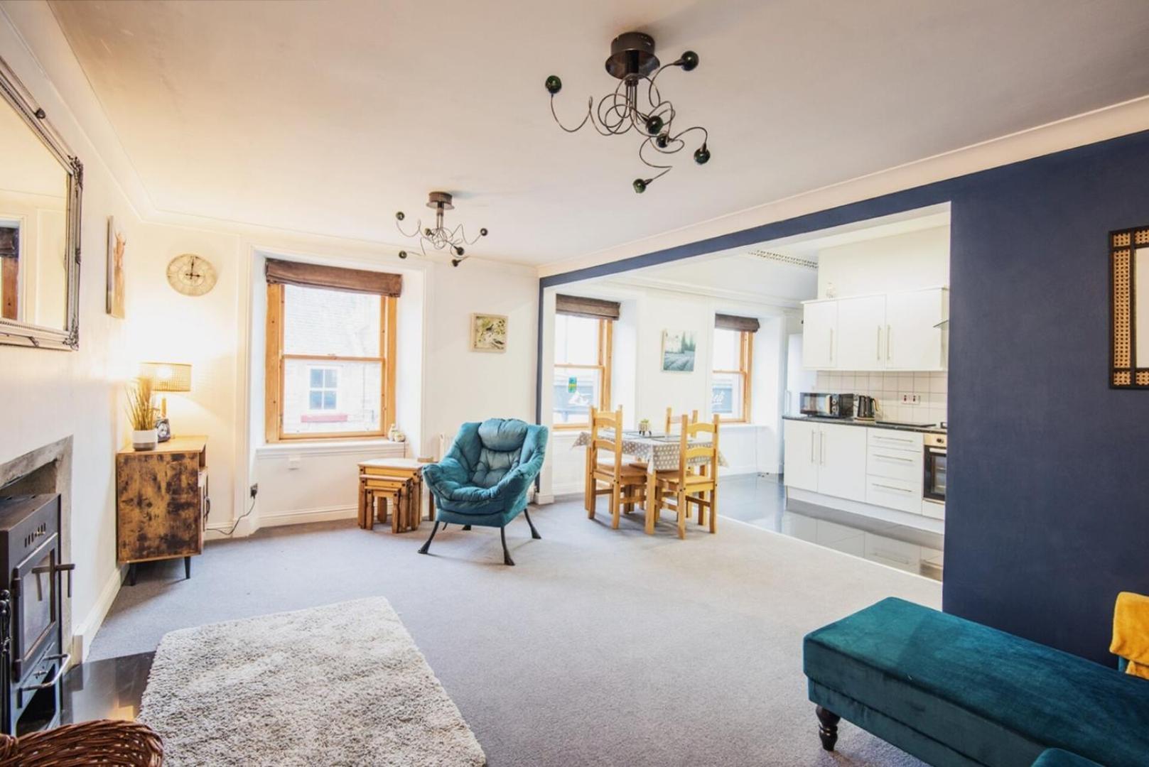 Charming 2 Bedroom Flat In The Heart Of Kirriemuir Buitenkant foto